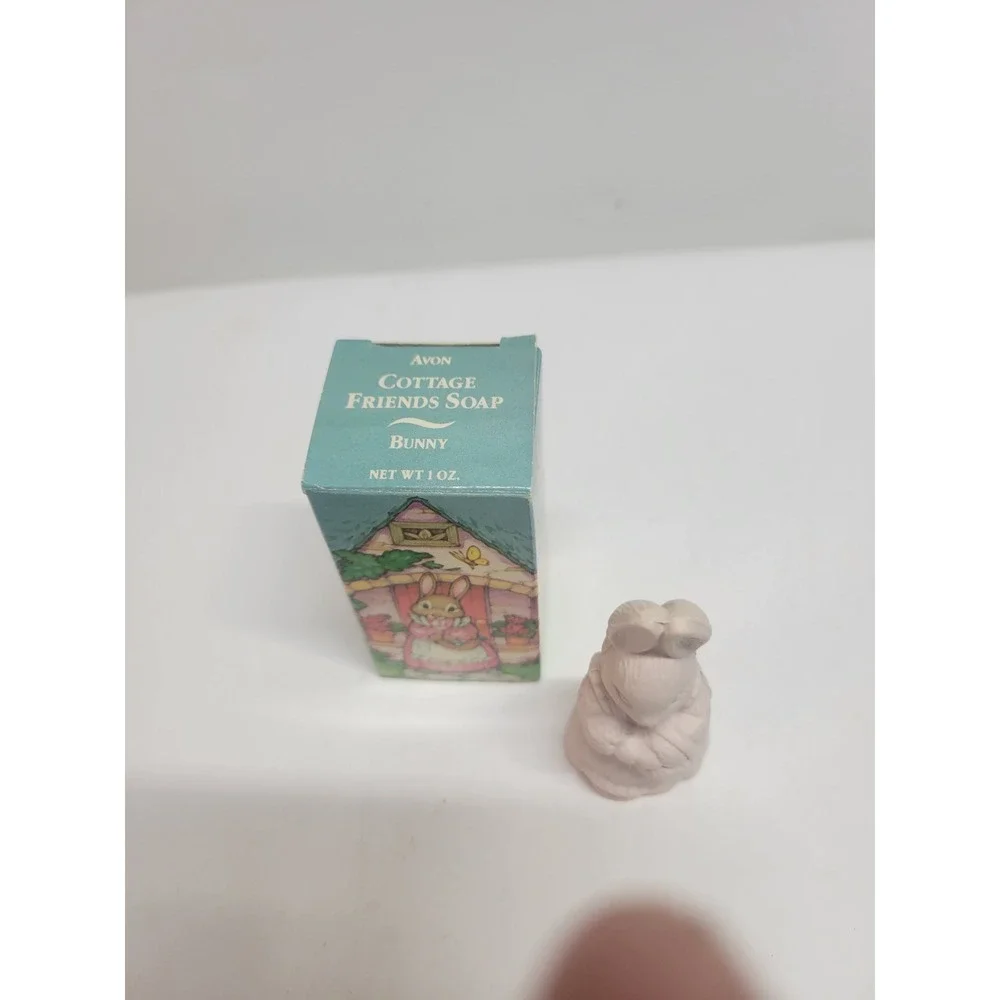 Avon Cottage Friends Soap Bunny NWT Easter Collectible Novelty‎ Soap